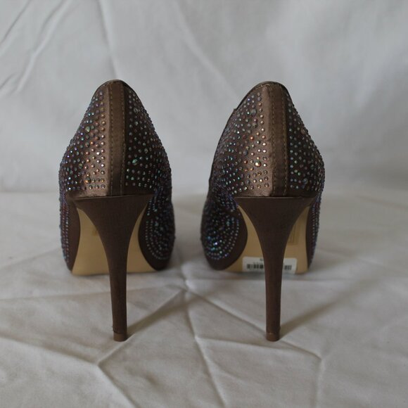 LE CHATEAU Champagne rhinestone open toe heels, 6.5US - Picture 3 of 5